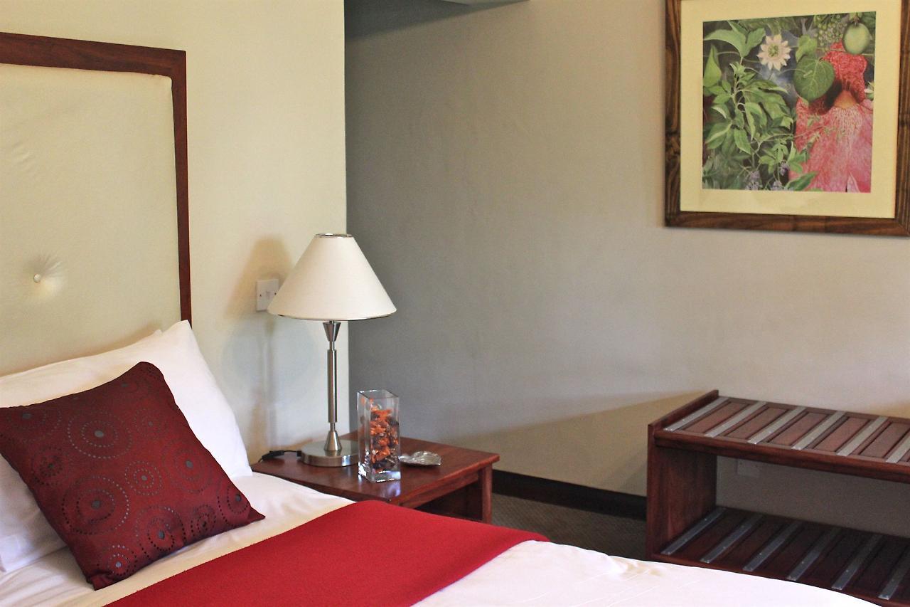 Bronte Hotel Harare Exterior foto